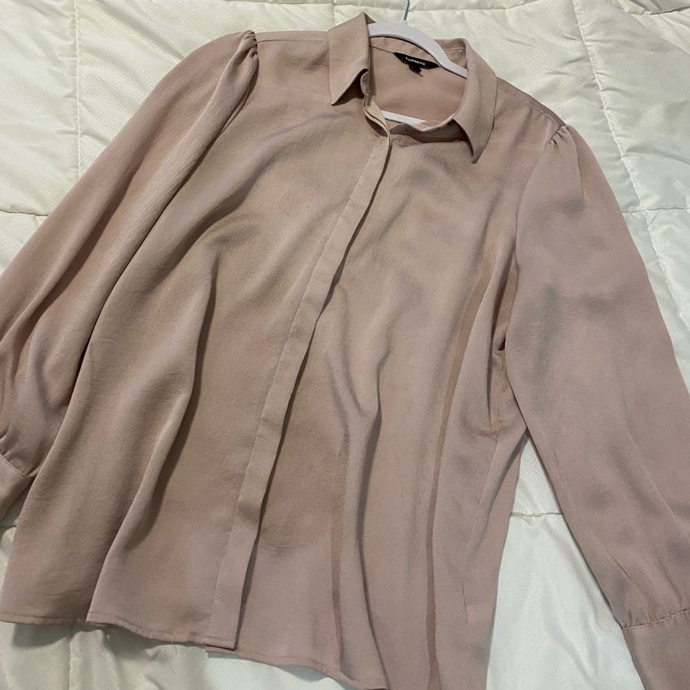 Express blush button up top